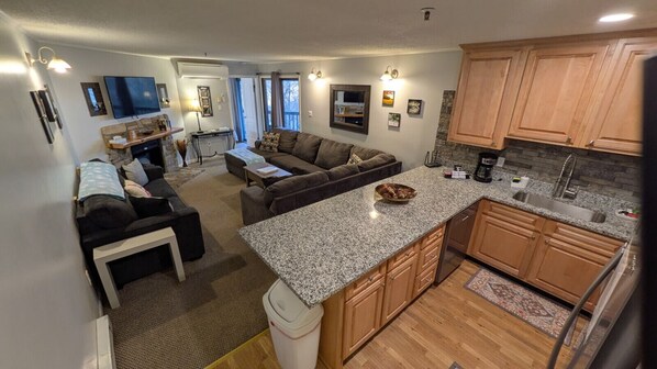 Télévision, cheminée