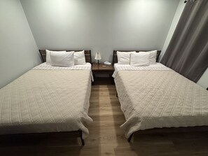 3 Schlafzimmer, Schreibtisch, Bügeleisen/Bügelbrett, WLAN