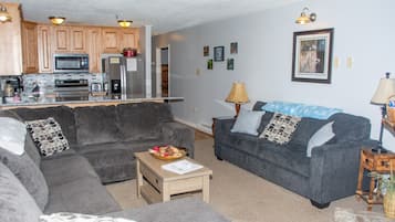 Televisión y chimenea