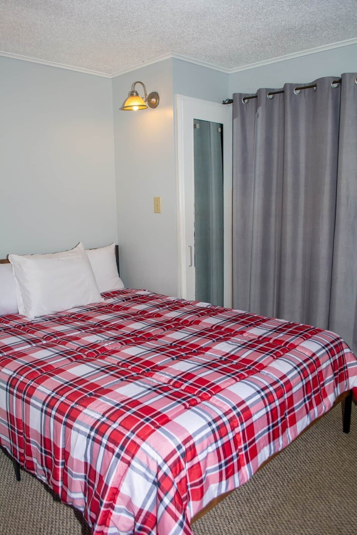3 bedrooms, desk, iron/ironing board, WiFi