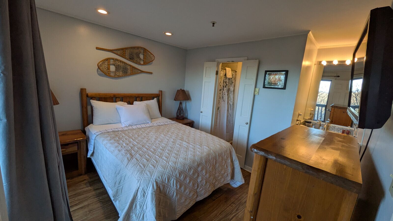 3 bedrooms, desk, iron/ironing board, WiFi