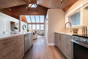 Fridge, oven, stovetop, dishwasher - The Owls Nest. (Sooke)