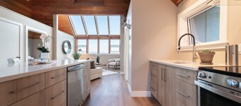 The Owl’s Nest | Panoramic Ocean View Retreat