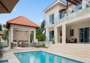 Alberca al aire libre 