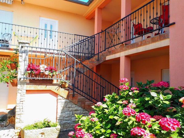 Enceinte de lâhĂ©bergement