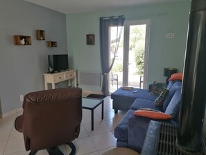 TV, stereo - Nice house near the Vendée beaches (Saint-Hilaire-la-Forêt)