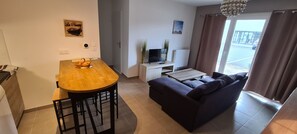 TV, books, stereo