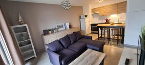 Televisie, boeken en een stereo