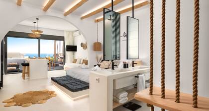 Pefkos Allure Luxury Suites with an outdoor Jacuzzi