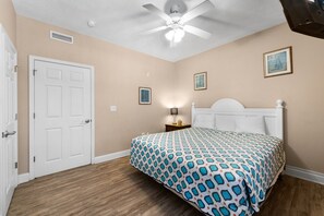 4 bedrooms, iron/ironing board, WiFi, bed sheets