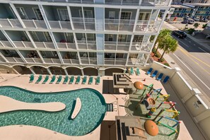 Piscina all'aperto, una piscina riscaldata