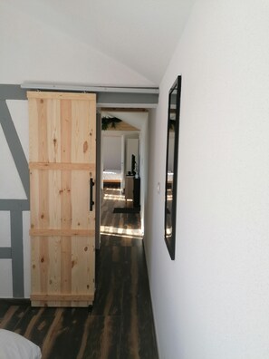 2 chambres, fer et planche à repasser, lit parapluie, Wi-Fi gratuit