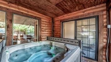 室内 SPA 浴缸