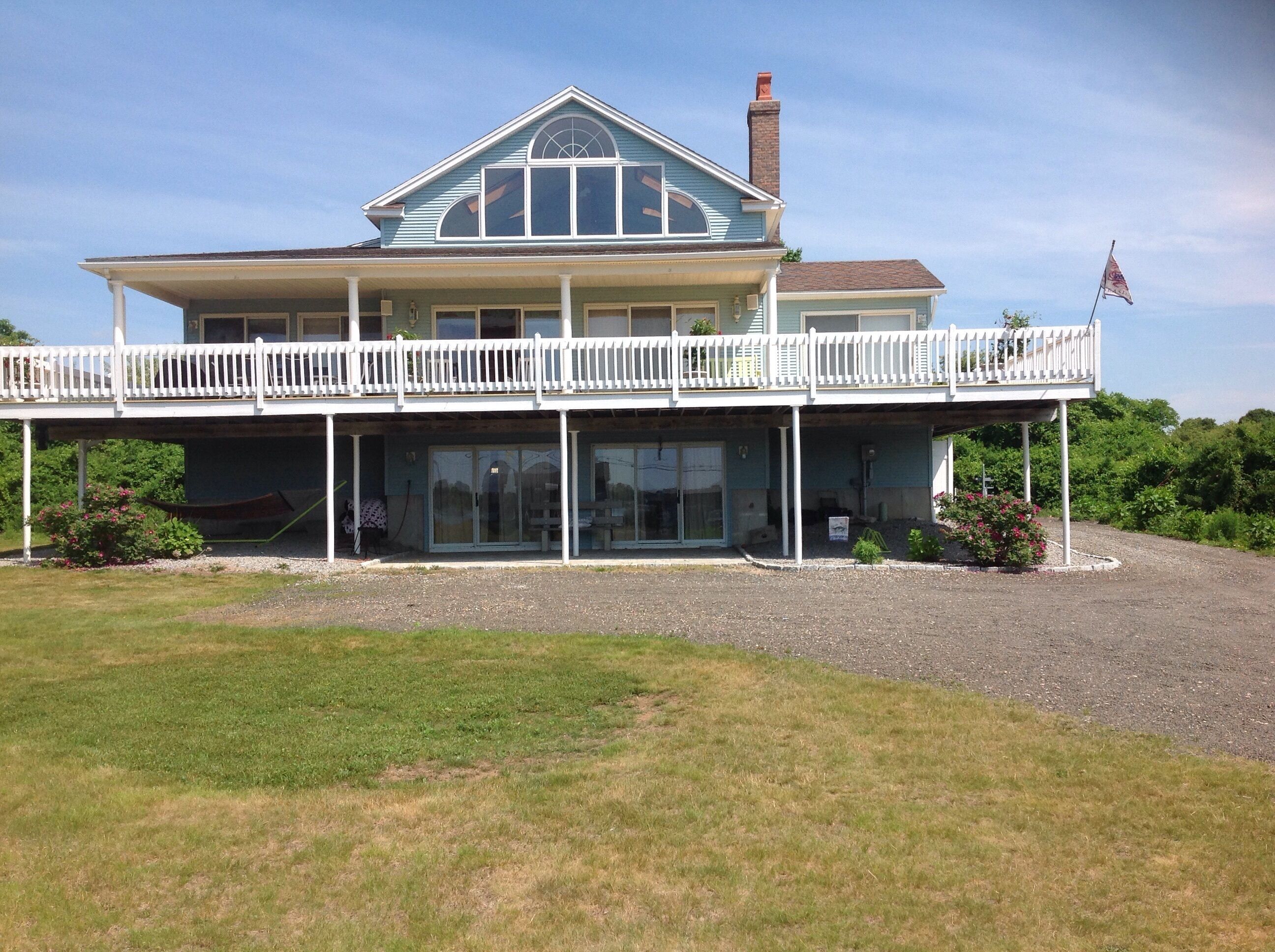 Pondview-spacious beach home with great water views