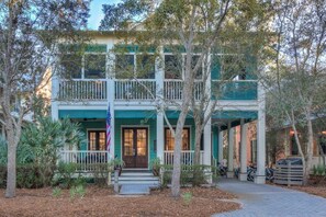 المنشأة من الخارج