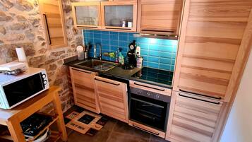 Refrigerador, microondas, horno y lavavajillas