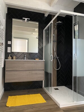 Dusche, Handtücher, Seife
