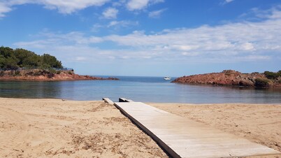  T2 apartment at the foot of the Estérel and the beaches