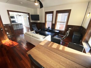 Smart TV - The perfect refinement of vintage seduction. May-June-July special!!! (Portland)