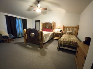 3 bedrooms, desk, iron/ironing board, travel crib