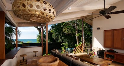 Paia Inn - 3 Bedroom Ocean Front Beach House