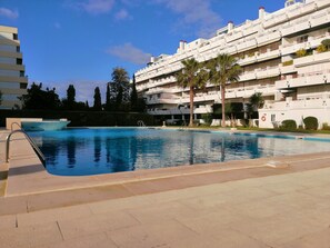 Outdoor pool - Apartamento Triplex Luxurious (Vilamoura)