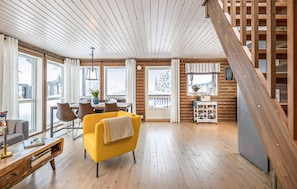 Interior - 4 bedroom amazing home in Lillehammer (Lillehammer)