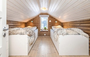 4 habitaciones y cuna de viaje 