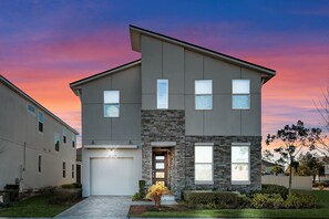 Exterior - 5 Bedrooms / 5.5 Bathrooms / Solara (1620 HG) (Kissimmee)