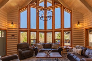 TV, peis og fotballspill