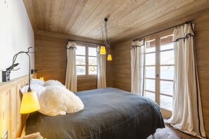 4 bedrooms, WiFi, bed sheets