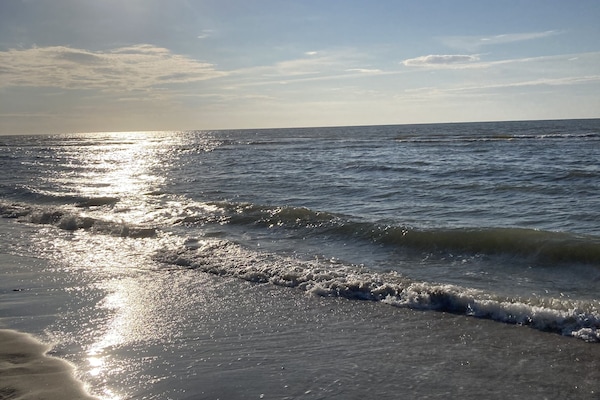 Plage à proximité, chaises longues