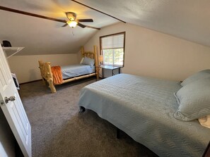 2 dormitorios, escritorio, tabla de planchar con plancha y wifi gratis