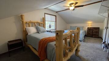 3 bedrooms, desk, iron/ironing board, free WiFi