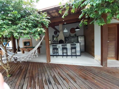 Casa Linda e Aconchegante Com Piscina, Churrasqueira, Sinuca, Wi-fi