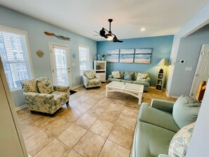 TV - Mini Weeks Stays Available Sunset Island 10 Corner Store Lane (Ocean City)