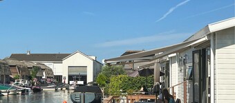 Lake front home i Breukelen