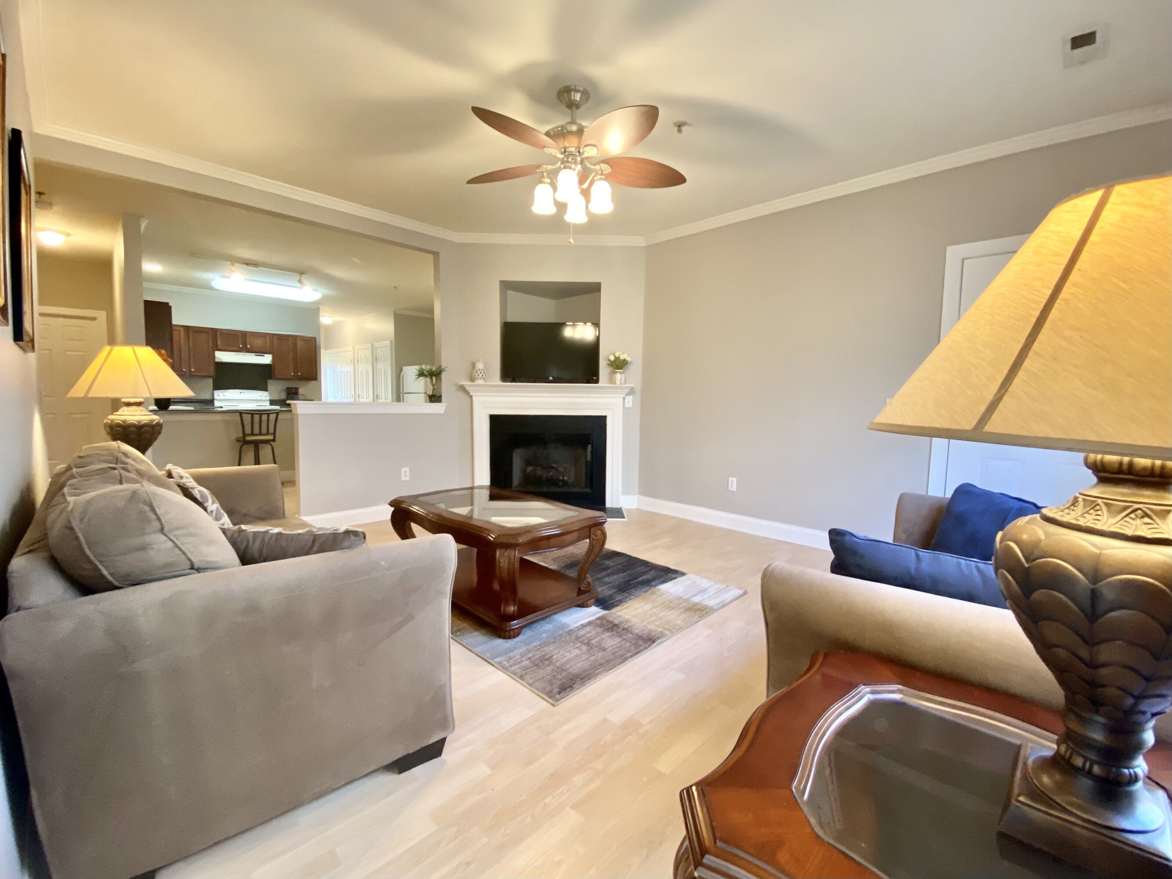 Lake Norman Condo Near Charlotte! Great Location Steps From Downtown Cornelius! - Mooresville, NC