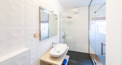 Apartments Kamr'ca - room 2 & 5 with private bathroom
