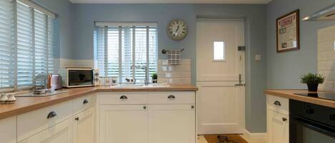 Leilighet | Eget kjøkken | Kjøleskap, mikrobølgeovn, ovn og kokeplater