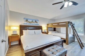 4 bedrooms, desk, iron/ironing board, free WiFi