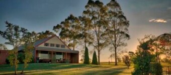 Bluebush Estate - Group Getaway
Located in Lovedale the Heart of the Hunter 