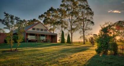 Bluebush Estate - Group Getaway
Located in Lovedale the Heart of the Hunter