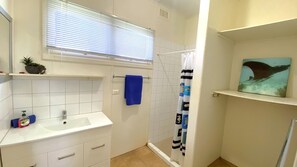 Douche, serviettes fournies