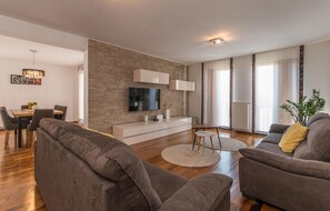 Smart TV, fireplace, foosball