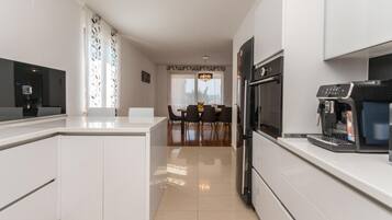 冰箱、烤箱、炉灶、洗碗机