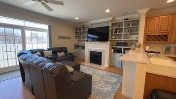 Smart TV, fireplace, DVD player