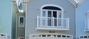 4-bedroom vacation home just 15-minute walk to Cape Henlopen State Park