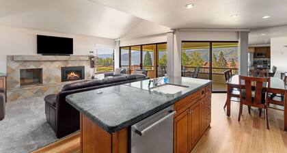 Wapato Point Halmalka Condo 514-B Close to Outdoor Pool, Sandy Beach Amenities