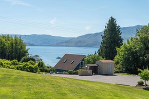 Exterior - Wapato Point Halmalka Condo 514-B Close to Outdoor Pool, Sandy Beach Amenities (Manson)